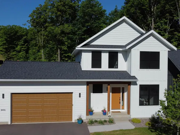 3401 Nuthatch Ln, Marquette, MI 49855