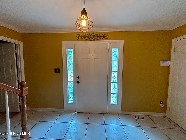 702 Rye Hill Dr — Photo 3