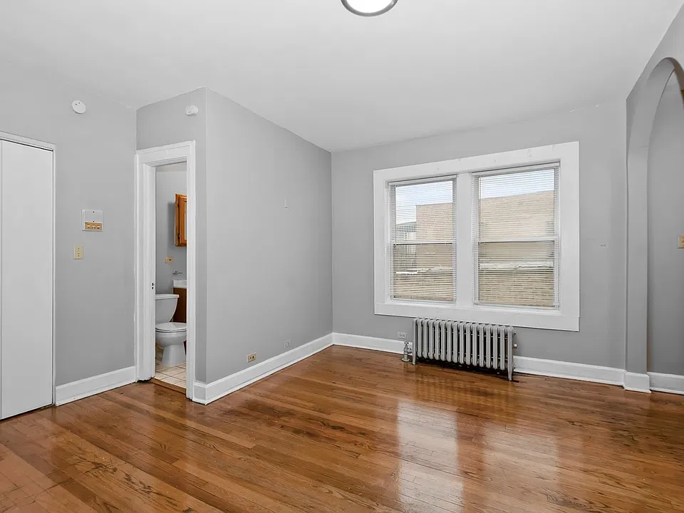 4344 Ellis