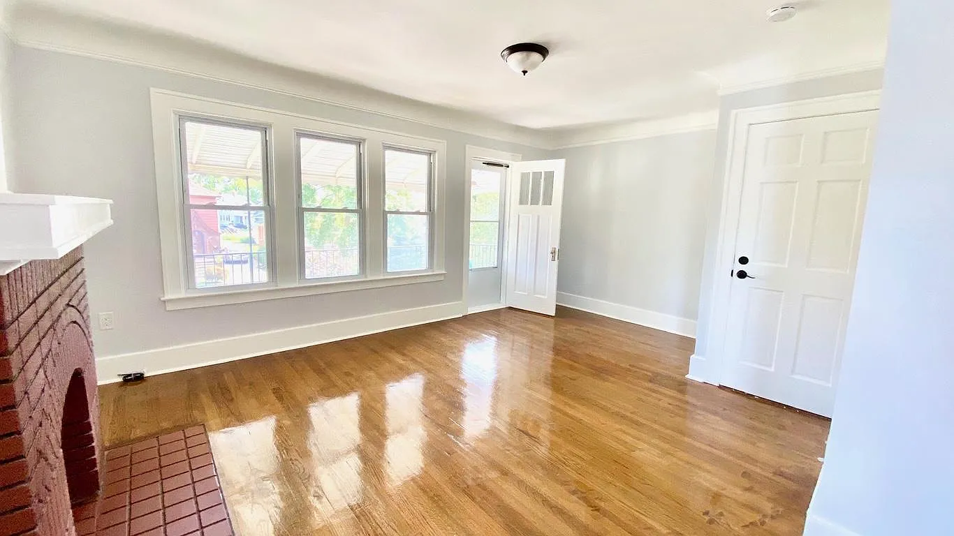 2 bed, 850 sqft, $1,575 — Photo 4