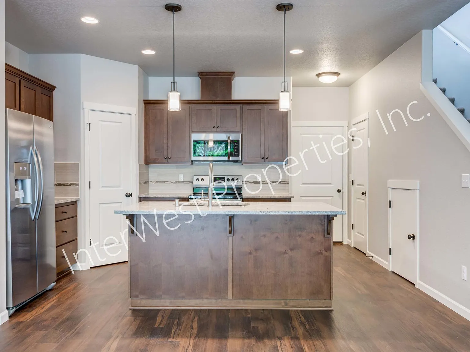 3 bed, 2.5 bath, 1486 sqft, $2,495 — Photo 3