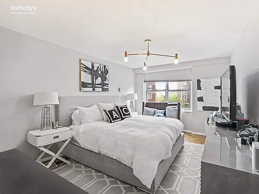 Rented by Sotheby's International Realty | media 12