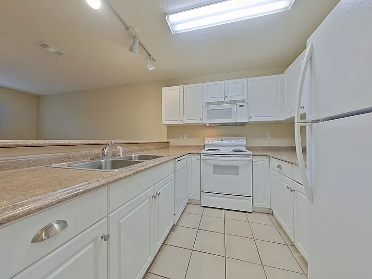 8-web-or-mls-6 Kitchen-2_03092026