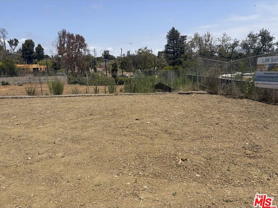 2nd image of 16464 W Sunset Blvd
