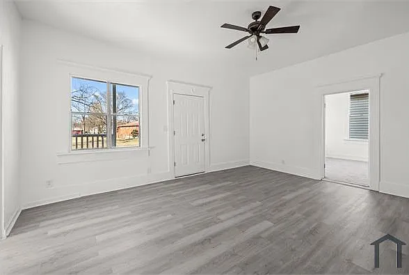 1217 Fulton Ave — Photo 17