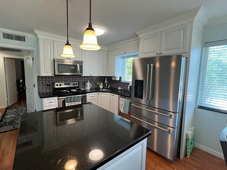181 Farnham Cres #181-H — Photo 2