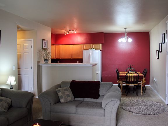 4th image of 10007 186th St E Unit 229