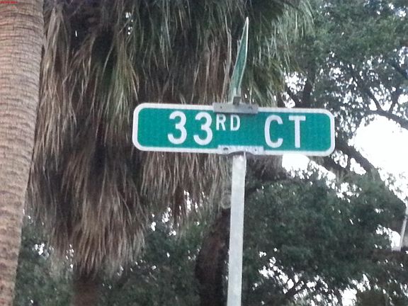 5th image of 225 33rd Ct