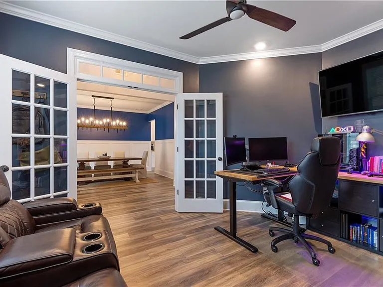 409 Carmichael Cir — Photo 11