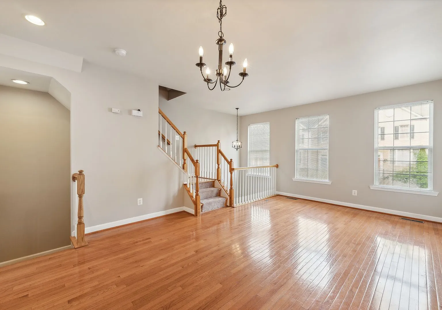 Stunning 3Bd/3.5Bth TH in the Serene Grove at Huntley Meadows Community! — Photo 1