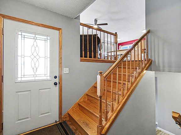 4th image of 740 S Maple St