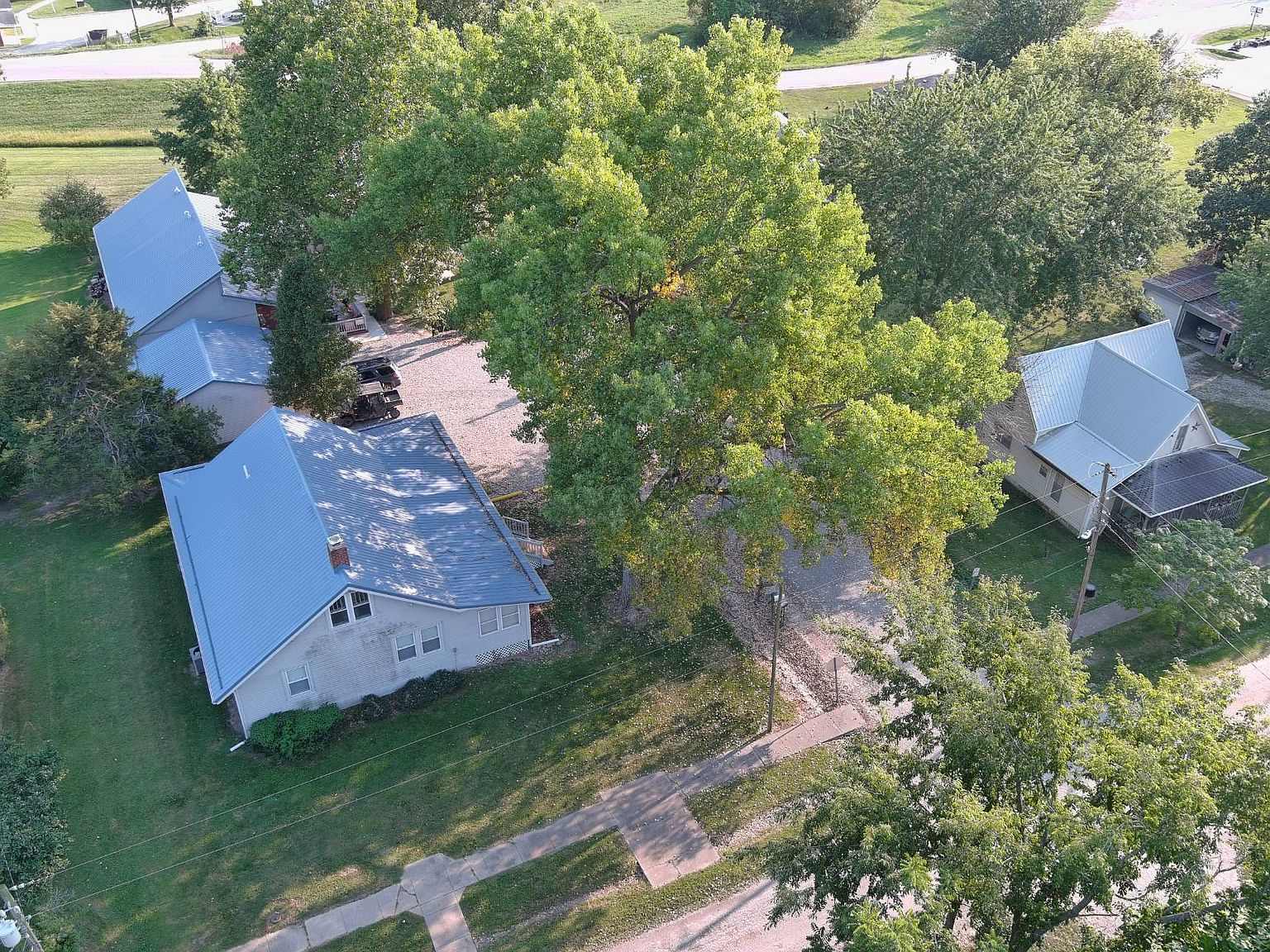 103 & 105 S Olive St, Jamesport, MO 64648 Zillow