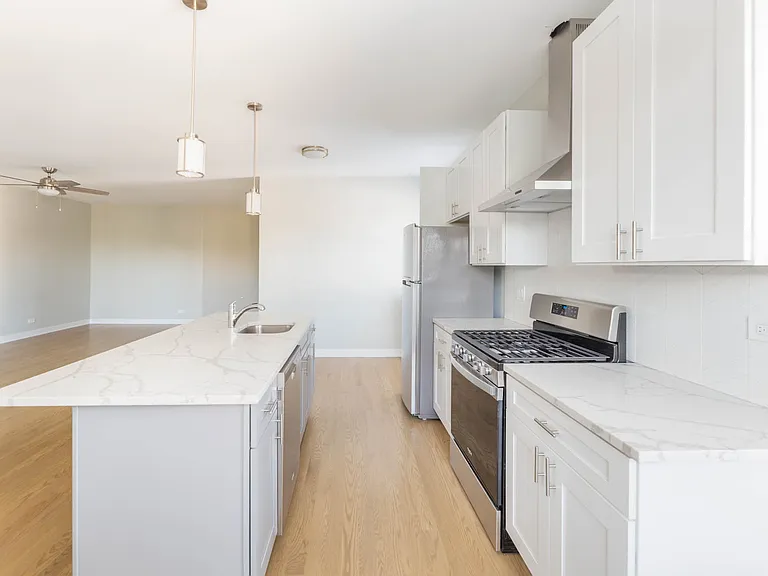 3929 1/2 N Keeler Ave #3S — Photo 9