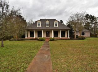 1406 Lake Dr, Woodworth, LA 71485
