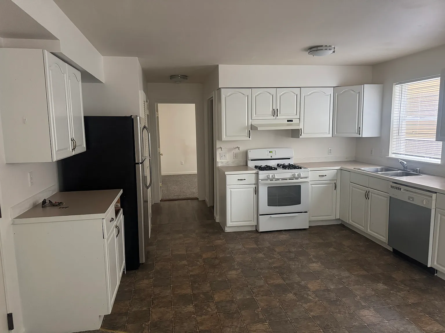 707 E 5th Ave — Photo 2