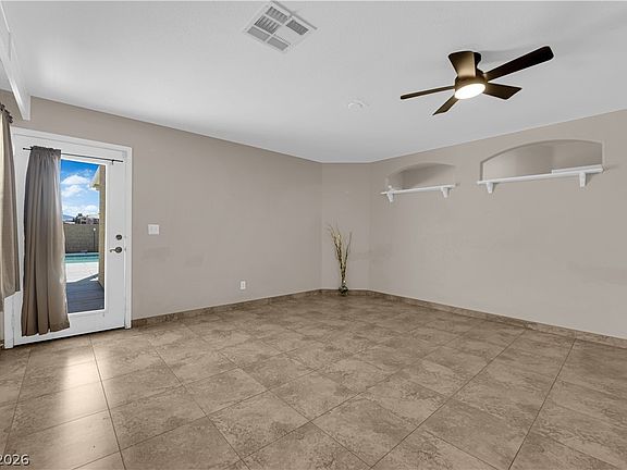 4th image of 1025 Silver Creek Ave