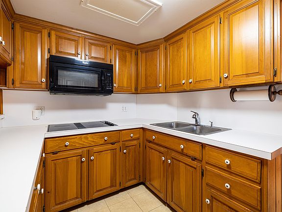 4th image of 30 Highland Ct