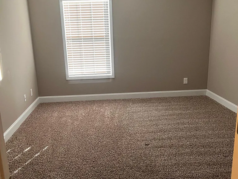 1616 Silver Spur Ln — Photo 13