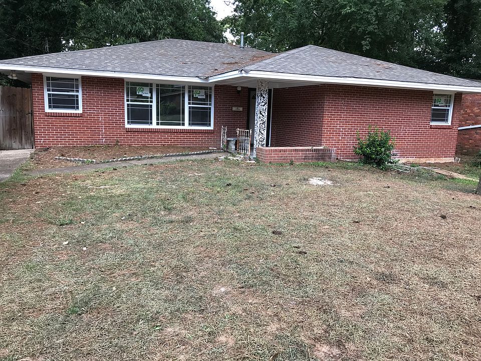 1st image of 166 E Salem Dr