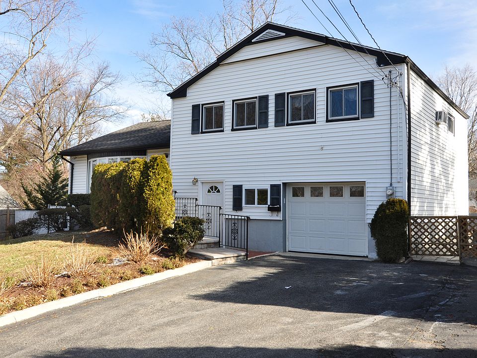 1st image of 28 Arden Dr