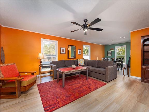 5th image of 138 Crossbrook Dr