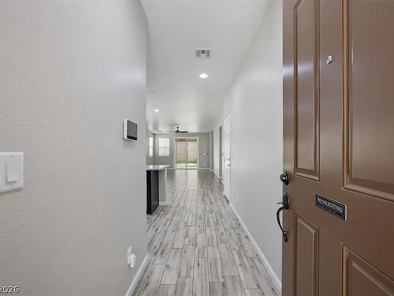 917 Spiracle Ave — Photo 4