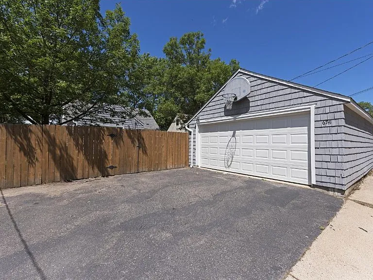 6741 Xerxes Ave S — Photo 29