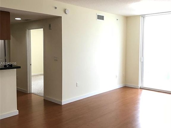 2nd image of 601 NE 23rd St APT 801
