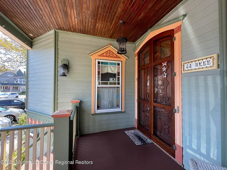 44 Webb Ave — Photo 3