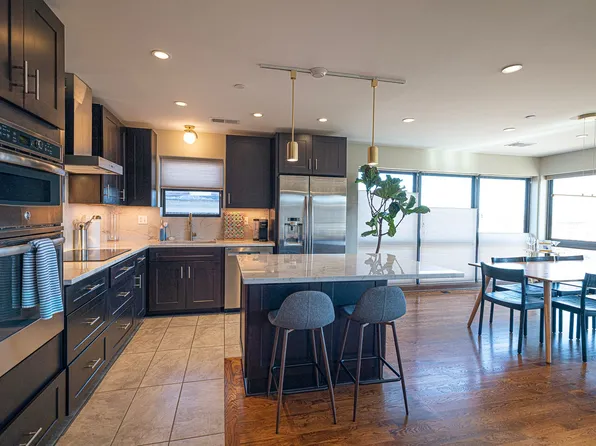 4 bed / 4.5 bath flat in South Plaza overlooking UMKC and Brookside Blvd, 5017 Grand Ave APT 3, Kansas City, MO 64112