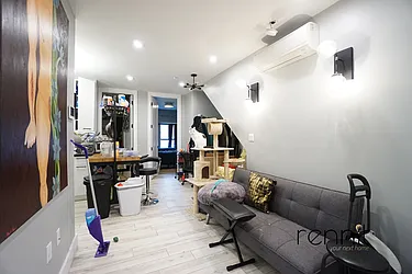 Rented by Rennit Inc.