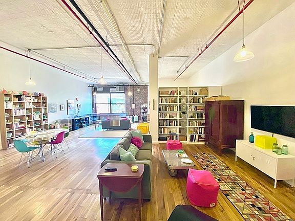 3rd image of 205 McKibbin St #208