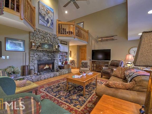 4th image of 311 Blackberry Falls Dr