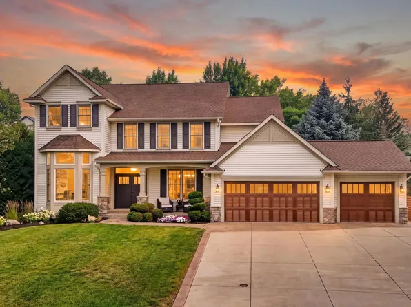 19044 Inndale Dr, Lakeville, MN 55044
