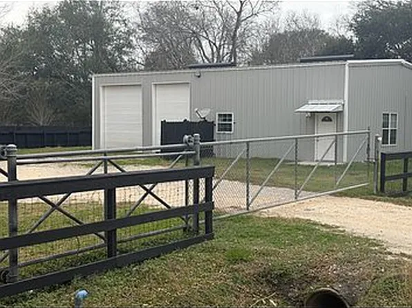 5615 Maple St, Crosby, TX 77532