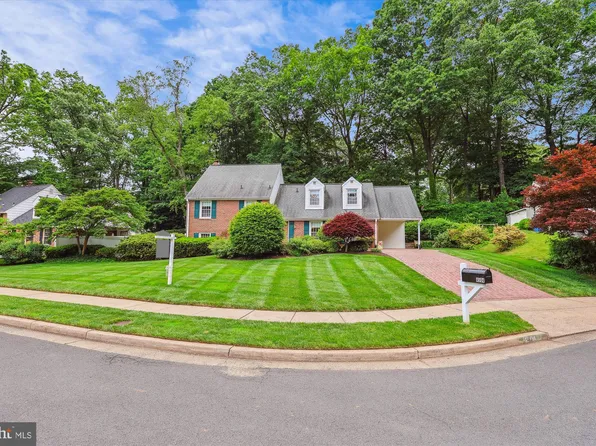 4504 Libbey Dr, Fairfax, VA 22032