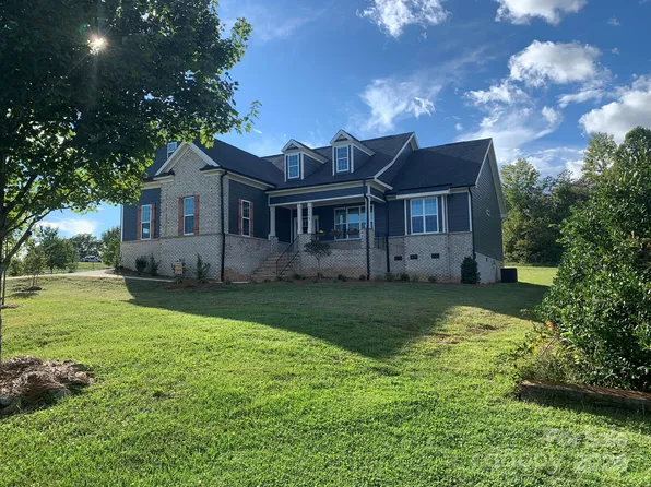 3353 Cayton Dr, Maiden, NC 28650