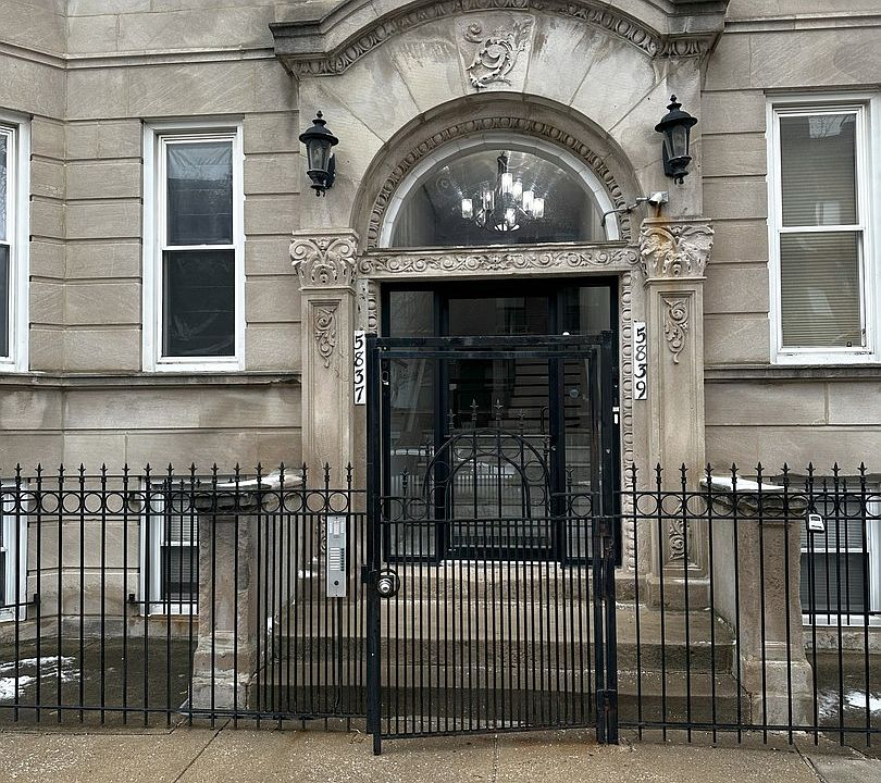 2nd image of 5837 S Calumet Ave APT 2S