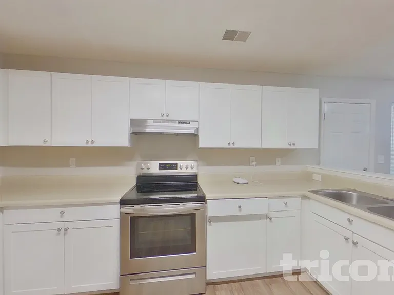 121 Eagle Pointe Dr — Photo 7