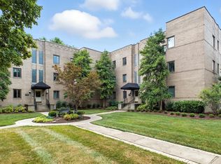 2126 Village Dr APT 5, Louisville, KY 40205