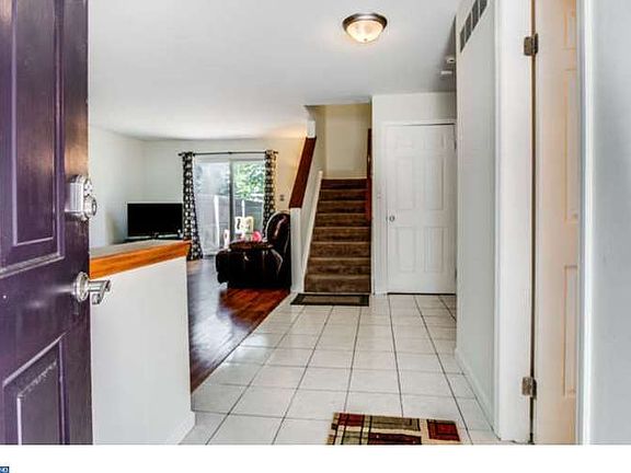 3rd image of 2 Bushwick Dr