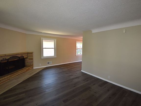 4th image of 7338 Oakland Ave