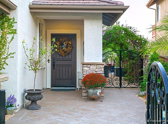 3rd image of 13830 Fontanelle Pl