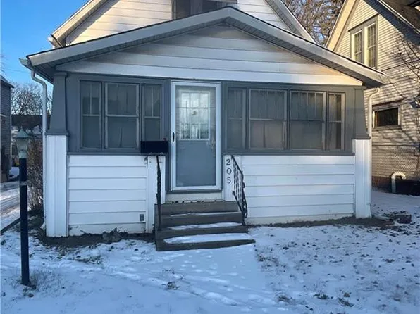 205 W Water St, Montpelier, OH 43543