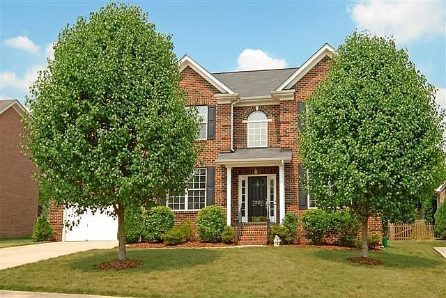 FULL BRICK SOUTH CHARLOTTE HOME!