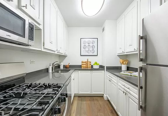 2nd image of 201 W 70th St APT 3E