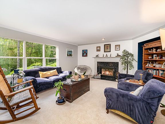 4th image of 2733 Ashwood Dr