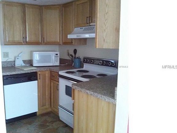 4th image of 19204 Sandalwood Dr