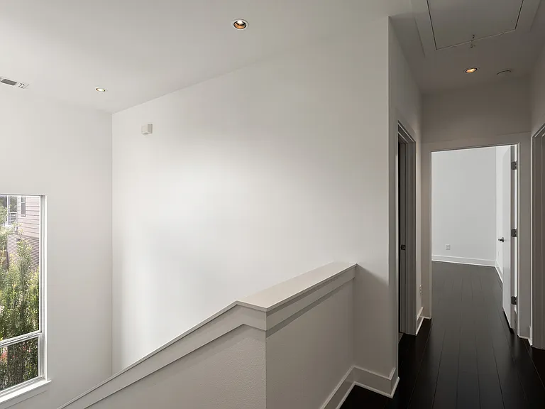 2105 Goodrich Ave — Photo 15
