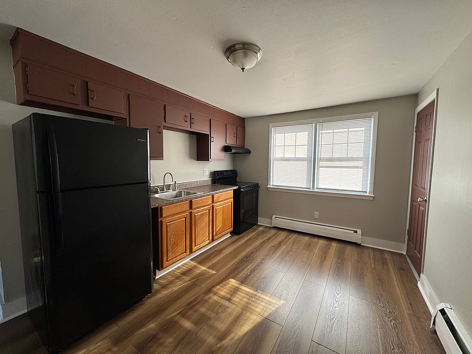 1st image of 960 1st Ave #C